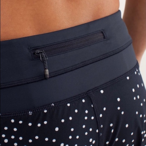 - Lululemon Shorts, size 8. Length 2.5 - Picture 8 of 8